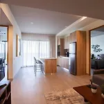 Luxury 2Br 2Ba, Ocean View, 200M From Beach