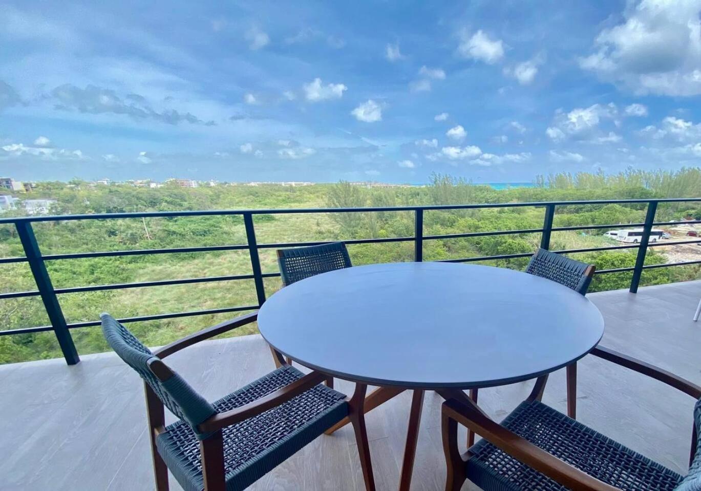 Luxury 2br 2ba, Ocean View, 200m From *